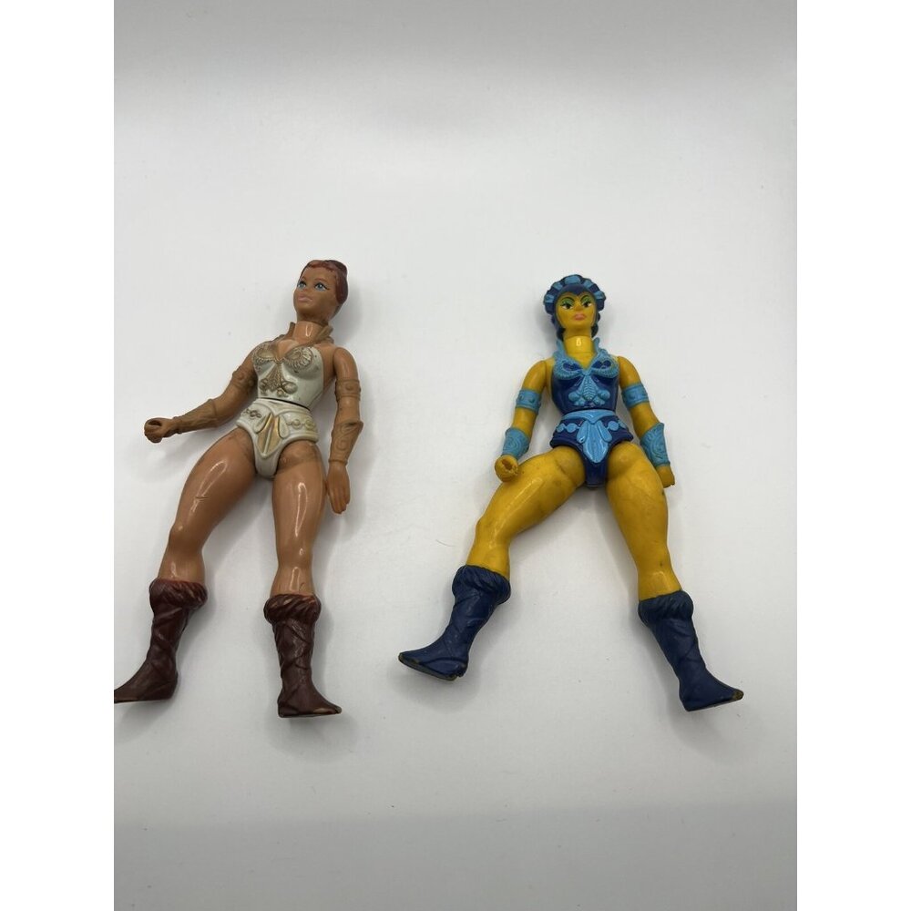 Vintage 1981 - 1982 He-man Masters Universe  Evil-lyn & Teela READ AND SEE